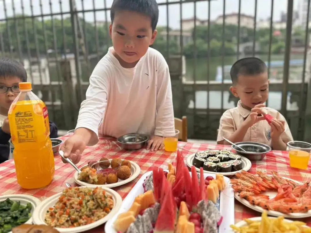 “欢乐六一,趣享成长”——燕子山小学附属幼儿园二部“庆六一”亲子主题活动 第139张 “欢乐六一,趣享成长”——燕子山小学附属幼儿园二部“庆六一”亲子主题活动 第139张