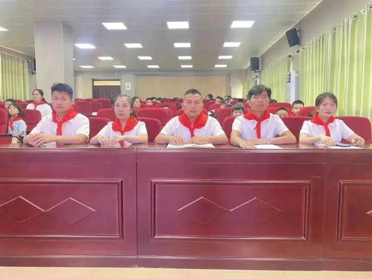 红领巾 爱祖国 ——海口市琼山第九小学一年级首批新生入队仪式 第3张 红领巾 爱祖国 ——海口市琼山第九小学一年级首批新生入队仪式 第3张