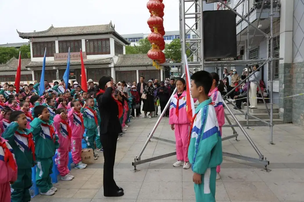 “红领巾爱祖国”——暨隆德县第一小学庆祝第74个“六・一”国际儿童节主题队日活动 第21张 “红领巾爱祖国”——暨隆德县第一小学庆祝第74个“六・一”国际儿童节主题队日活动 第21张