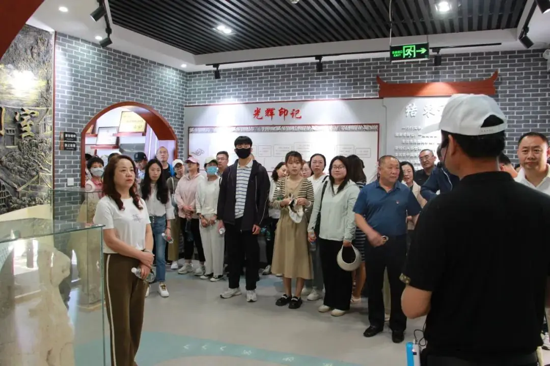 太师屯镇中心小学党总支开展“学思践悟,走进中国美丽乡村”主题党日活动 第9张 太师屯镇中心小学党总支开展“学思践悟,走进中国美丽乡村”主题党日活动 第9张