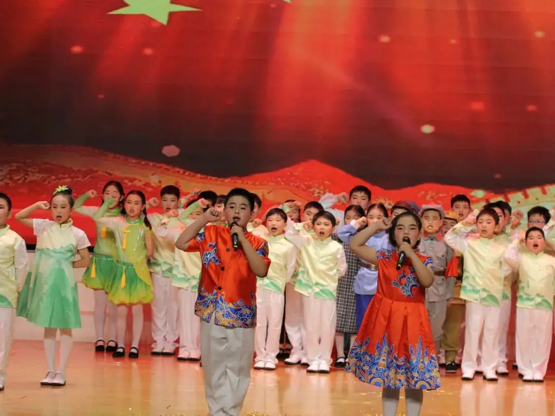 城南新语 | 红领巾爱祖国 城南小学举行2024年“六一”庆祝大会暨第二十五届“小百灵”艺术节文艺汇报演出 第37张 城南新语 | 红领巾爱祖国 城南小学举行2024年“六一”庆祝大会暨第二十五届“小百灵”艺术节文艺汇报演出 第37张
