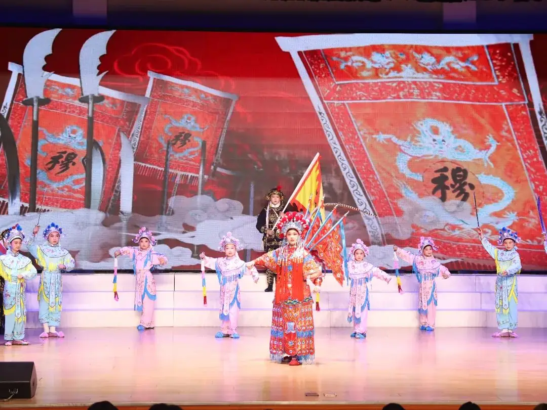 城南新语 | 红领巾爱祖国 城南小学举行2024年“六一”庆祝大会暨第二十五届“小百灵”艺术节文艺汇报演出 第14张 城南新语 | 红领巾爱祖国 城南小学举行2024年“六一”庆祝大会暨第二十五届“小百灵”艺术节文艺汇报演出 第14张