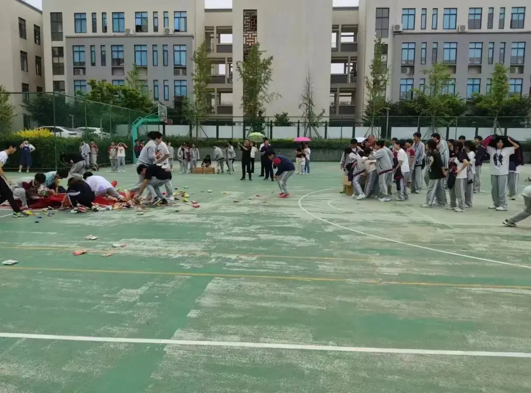 味蕾尽欢抢零食 奔赴中考释压力——浙师大附中开展初三学子抢零食趣味减压活动 第19张 味蕾尽欢抢零食 奔赴中考释压力——浙师大附中开展初三学子抢零食趣味减压活动 第19张
