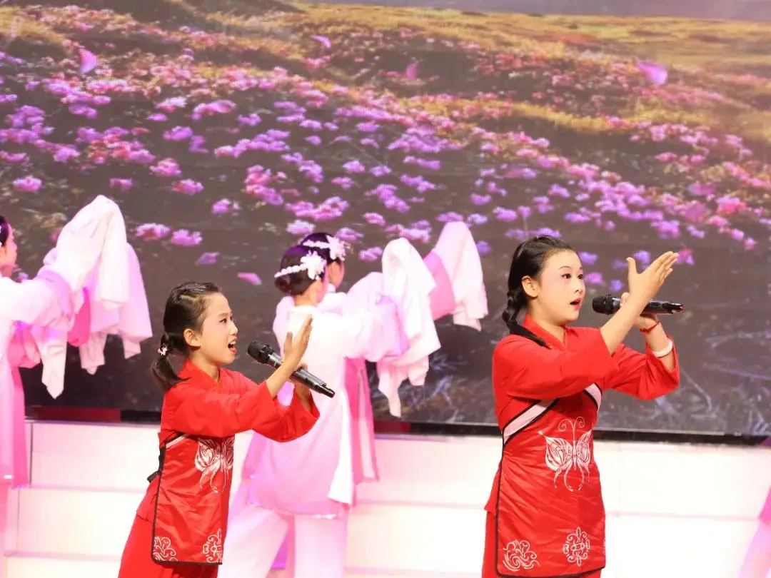 城南新语 | 红领巾爱祖国 城南小学举行2024年“六一”庆祝大会暨第二十五届“小百灵”艺术节文艺汇报演出 第15张 城南新语 | 红领巾爱祖国 城南小学举行2024年“六一”庆祝大会暨第二十五届“小百灵”艺术节文艺汇报演出 第15张