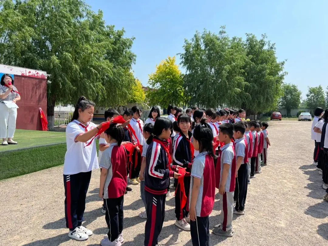 “保持童真,天天开心”赵各庄小学第十四周工作总结 第5张 “保持童真,天天开心”赵各庄小学第十四周工作总结 第5张