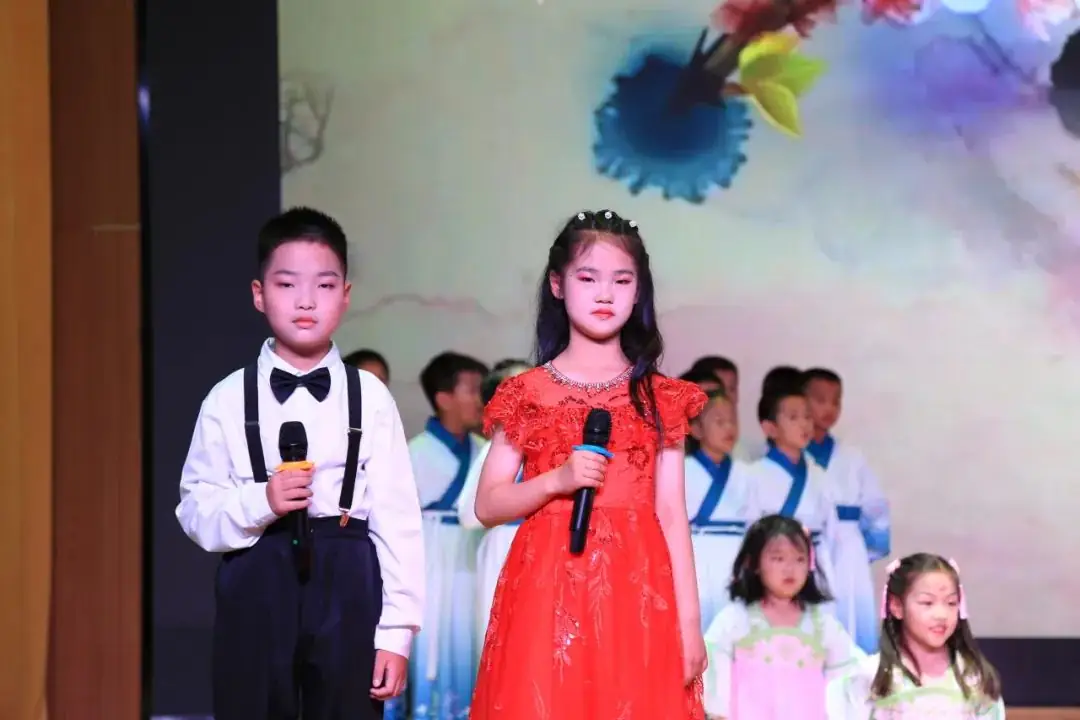 逐梦新时代,“艺”起向未来 ——上海路小学庆六一暨校园艺术节汇演活动 第13张 逐梦新时代,“艺”起向未来 ——上海路小学庆六一暨校园艺术节汇演活动 第13张
