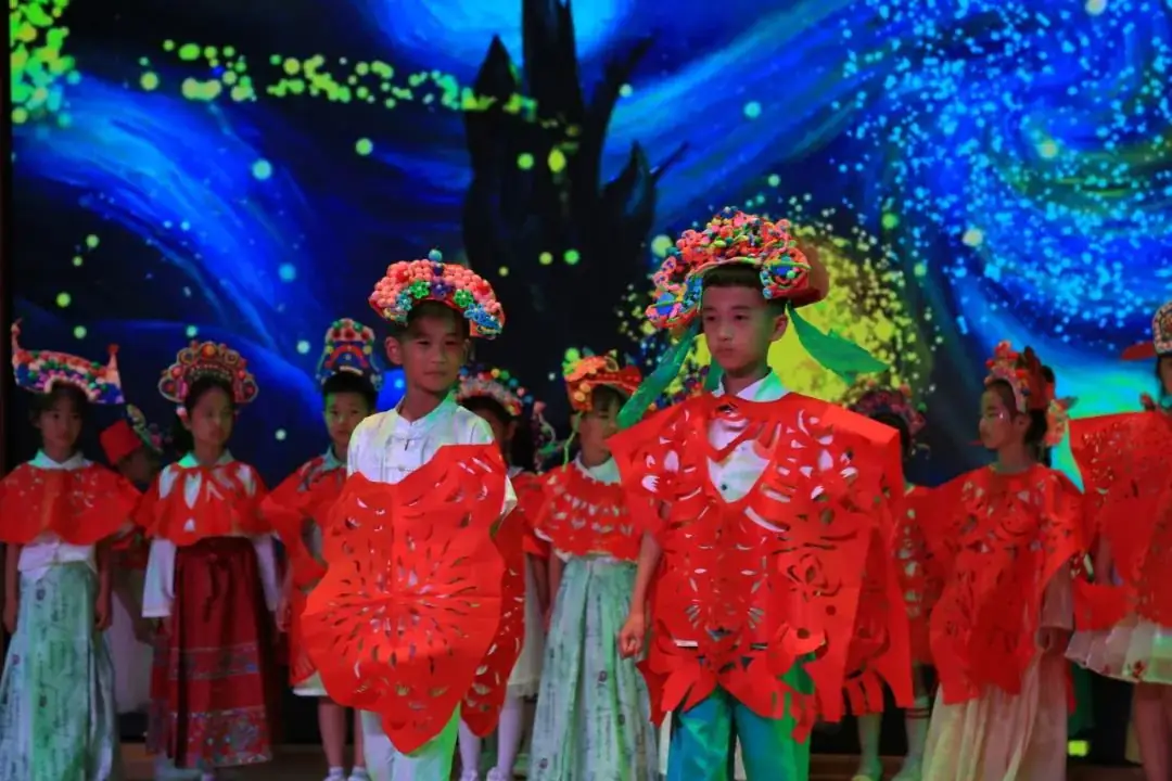 逐梦新时代,“艺”起向未来 ——上海路小学庆六一暨校园艺术节汇演活动 第15张 逐梦新时代,“艺”起向未来 ——上海路小学庆六一暨校园艺术节汇演活动 第15张