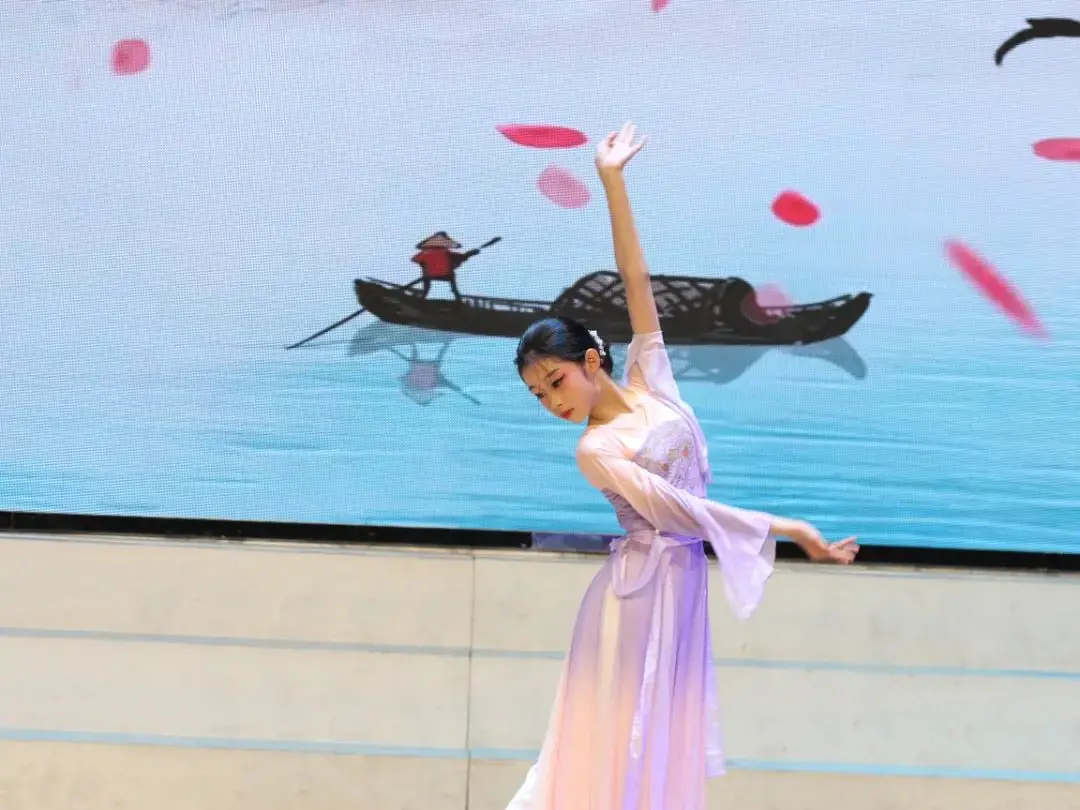 城南新语 | 红领巾爱祖国 城南小学举行2024年“六一”庆祝大会暨第二十五届“小百灵”艺术节文艺汇报演出 第42张 城南新语 | 红领巾爱祖国 城南小学举行2024年“六一”庆祝大会暨第二十五届“小百灵”艺术节文艺汇报演出 第42张
