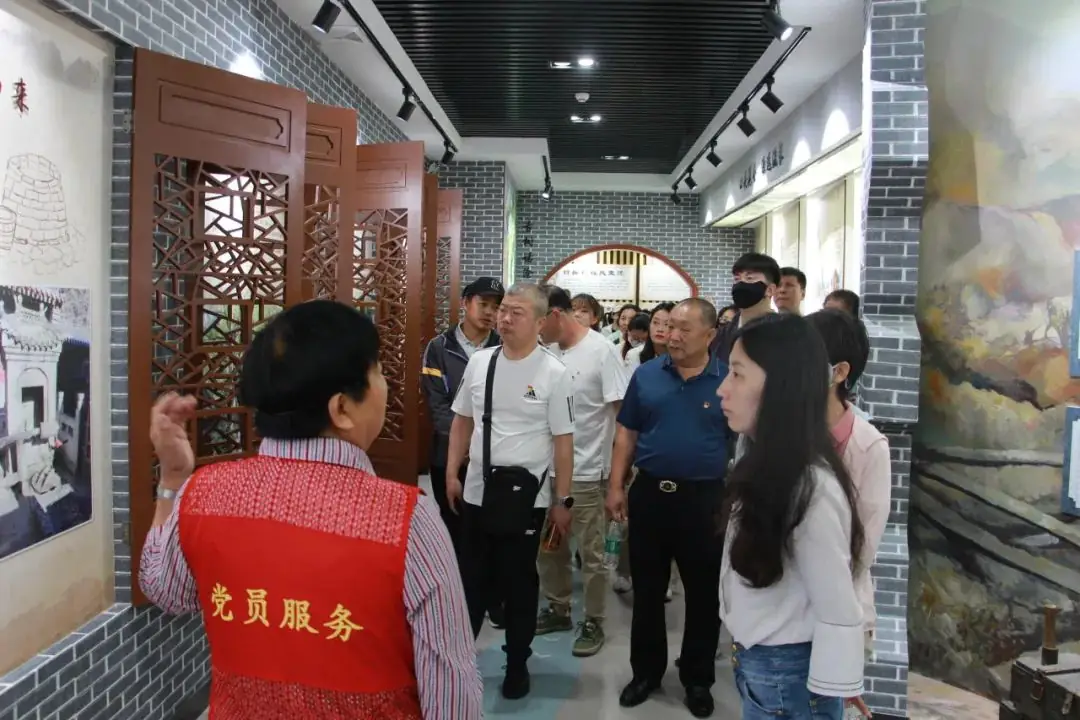 太师屯镇中心小学党总支开展“学思践悟,走进中国美丽乡村”主题党日活动 第12张 太师屯镇中心小学党总支开展“学思践悟,走进中国美丽乡村”主题党日活动 第12张