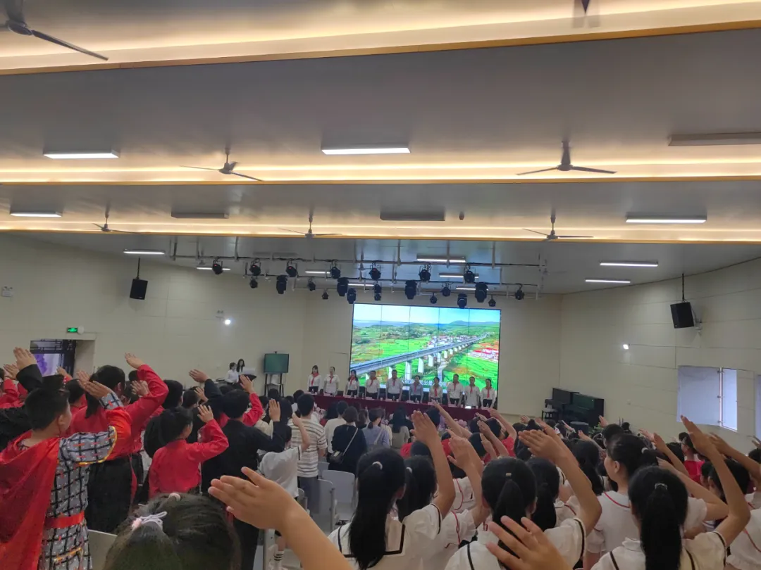 红领巾爱祖国——第一小学欢庆“六一”暨“书香浸润童年 阅读点亮人生”经典诵读活动 第14张 红领巾爱祖国——第一小学欢庆“六一”暨“书香浸润童年 阅读点亮人生”经典诵读活动 第14张