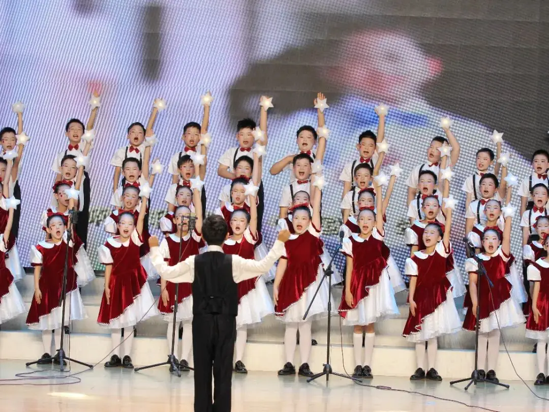 城南新语 | 红领巾爱祖国 城南小学举行2024年“六一”庆祝大会暨第二十五届“小百灵”艺术节文艺汇报演出 第32张 城南新语 | 红领巾爱祖国 城南小学举行2024年“六一”庆祝大会暨第二十五届“小百灵”艺术节文艺汇报演出 第32张
