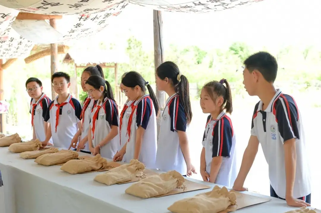【全环境立德树人】上合示范区实验小学“学思践悟 勇创未来”庆六一系列活动 第89张 【全环境立德树人】上合示范区实验小学“学思践悟 勇创未来”庆六一系列活动 第89张