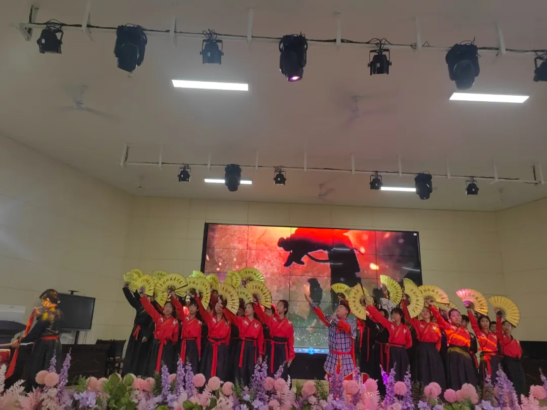 红领巾爱祖国——第一小学欢庆“六一”暨“书香浸润童年 阅读点亮人生”经典诵读活动 第50张 红领巾爱祖国——第一小学欢庆“六一”暨“书香浸润童年 阅读点亮人生”经典诵读活动 第50张