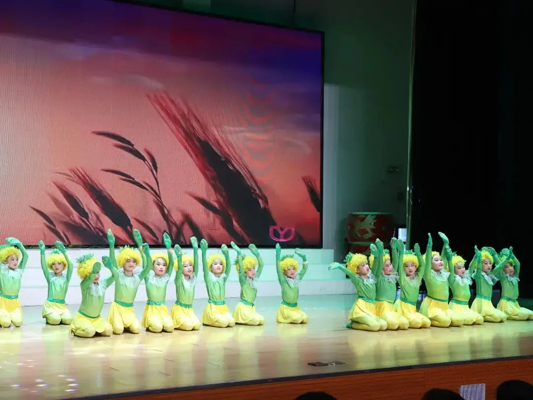 城南新语 | 红领巾爱祖国 城南小学举行2024年“六一”庆祝大会暨第二十五届“小百灵”艺术节文艺汇报演出 第34张 城南新语 | 红领巾爱祖国 城南小学举行2024年“六一”庆祝大会暨第二十五届“小百灵”艺术节文艺汇报演出 第34张