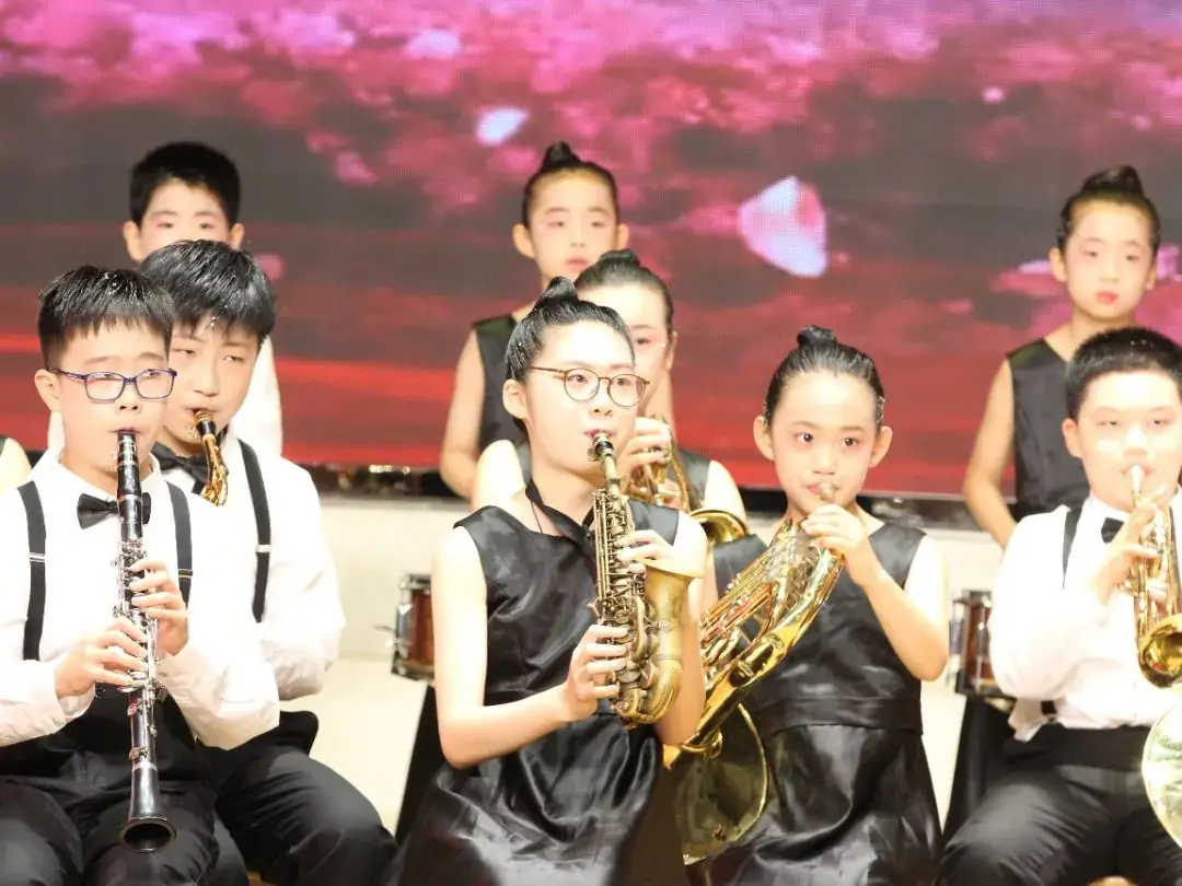 城南新语 | 红领巾爱祖国 城南小学举行2024年“六一”庆祝大会暨第二十五届“小百灵”艺术节文艺汇报演出 第11张 城南新语 | 红领巾爱祖国 城南小学举行2024年“六一”庆祝大会暨第二十五届“小百灵”艺术节文艺汇报演出 第11张