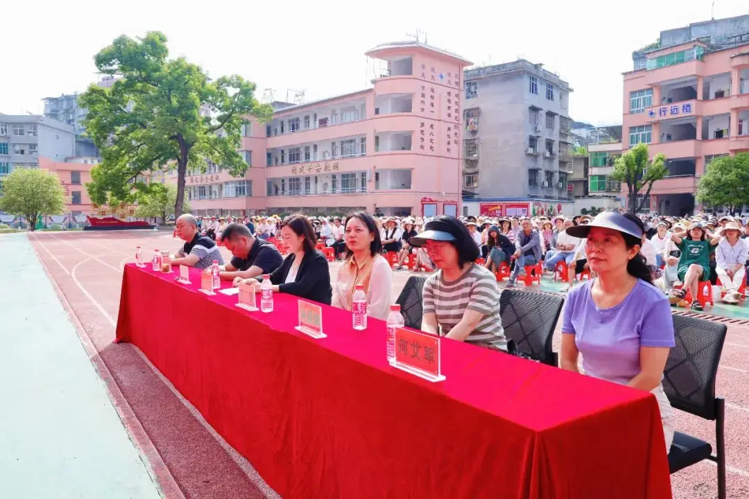 【周视窗】咸丰县民族实验小学第十四周校园动态一览 第6张 【周视窗】咸丰县民族实验小学第十四周校园动态一览 第6张