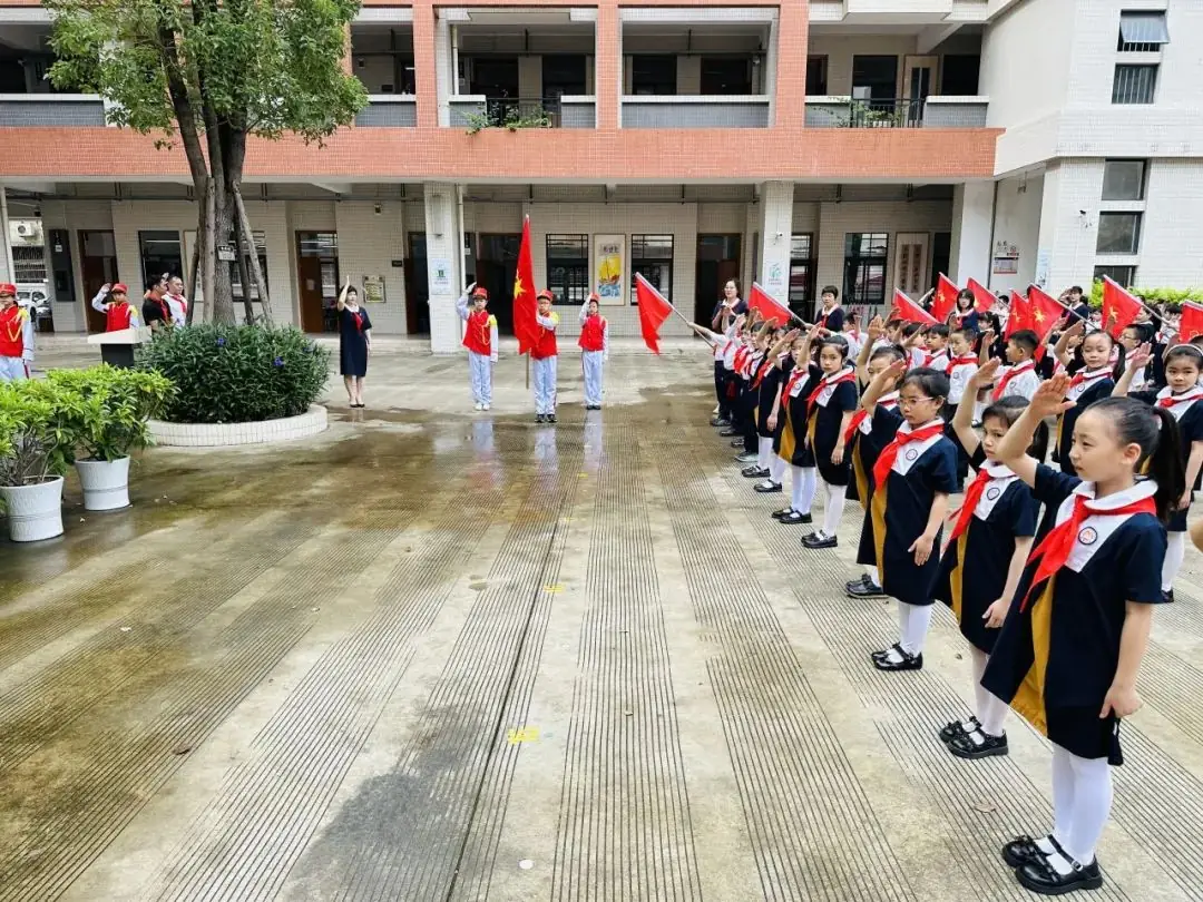 红领巾爱祖国 争做新时代好队员——龙泰小学举行2024年一年级新队员入队暨中队活动课系列活动 第31张 红领巾爱祖国 争做新时代好队员——龙泰小学举行2024年一年级新队员入队暨中队活动课系列活动 第31张