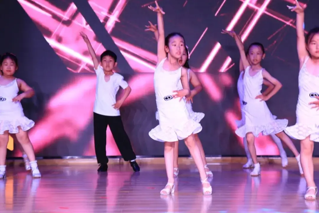逐梦新时代,“艺”起向未来 ——上海路小学庆六一暨校园艺术节汇演活动 第22张 逐梦新时代,“艺”起向未来 ——上海路小学庆六一暨校园艺术节汇演活动 第22张
