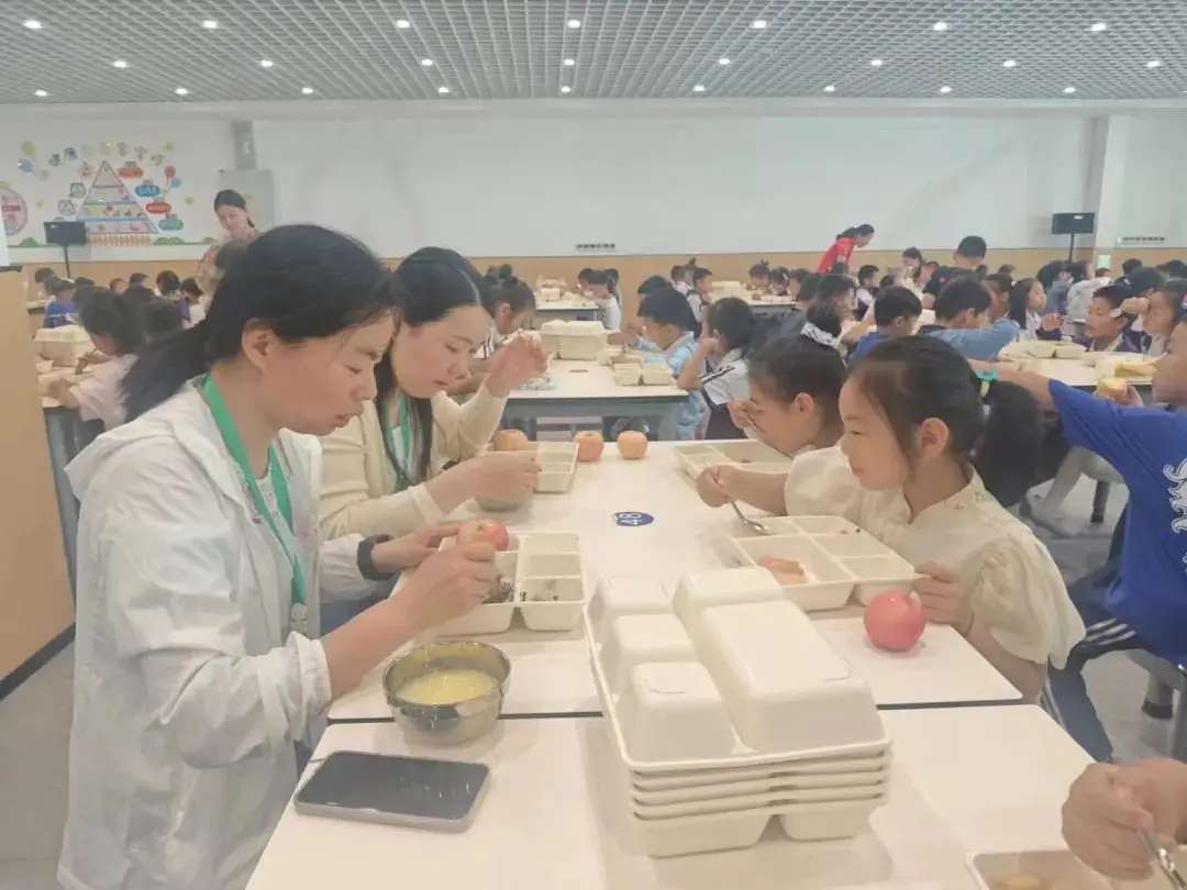 “荟味美食 健康成长”— —城阳区荟城小学阳光午餐第十五周食谱公示(总第396期) 第12张 “荟味美食 健康成长”— —城阳区荟城小学阳光午餐第十五周食谱公示(总第396期) 第12张