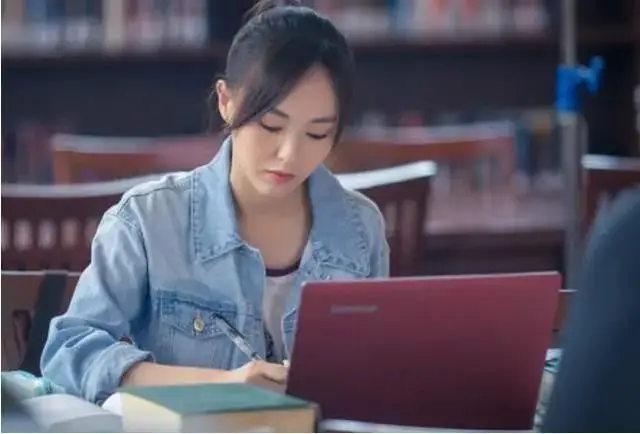 当“高考天花板”清北金融系学生,面对“就业降级” 第1张