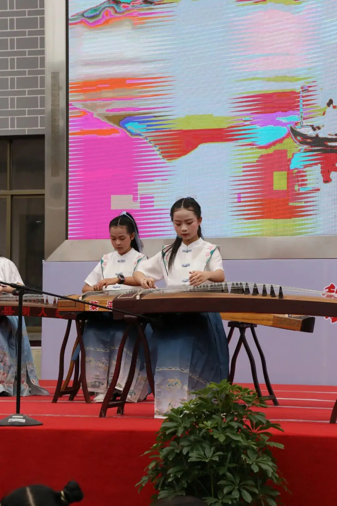 红领巾相约中国梦——黎平县城关第一小学举行庆“六一”表扬大会暨文艺表演 第19张