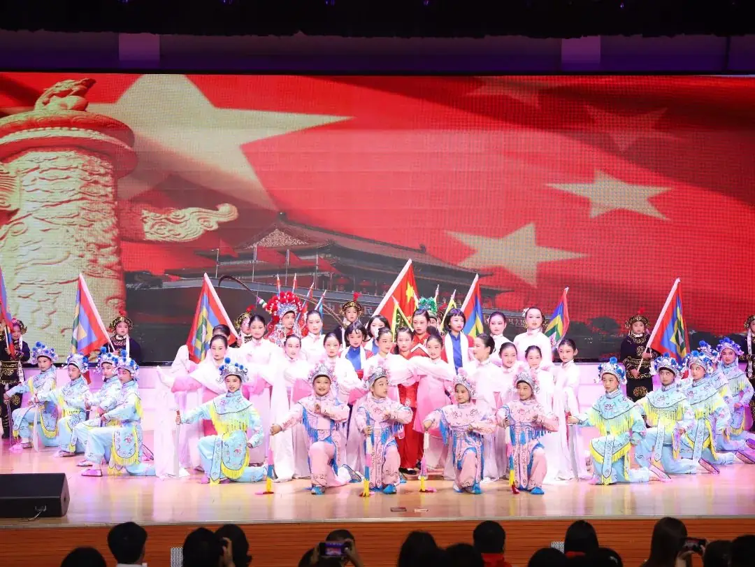 城南新语 | 红领巾爱祖国 城南小学举行2024年“六一”庆祝大会暨第二十五届“小百灵”艺术节文艺汇报演出 第12张 城南新语 | 红领巾爱祖国 城南小学举行2024年“六一”庆祝大会暨第二十五届“小百灵”艺术节文艺汇报演出 第12张
