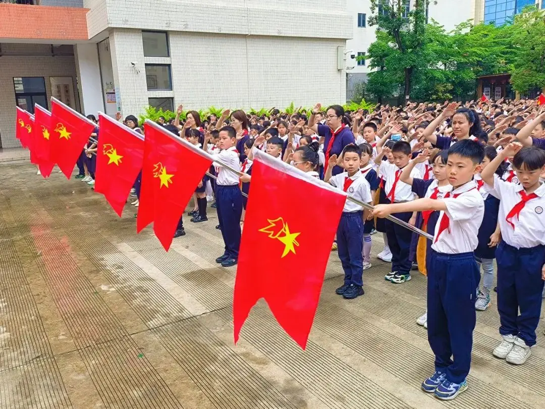 红领巾爱祖国 争做新时代好队员——龙泰小学举行2024年一年级新队员入队暨中队活动课系列活动 第29张 红领巾爱祖国 争做新时代好队员——龙泰小学举行2024年一年级新队员入队暨中队活动课系列活动 第29张