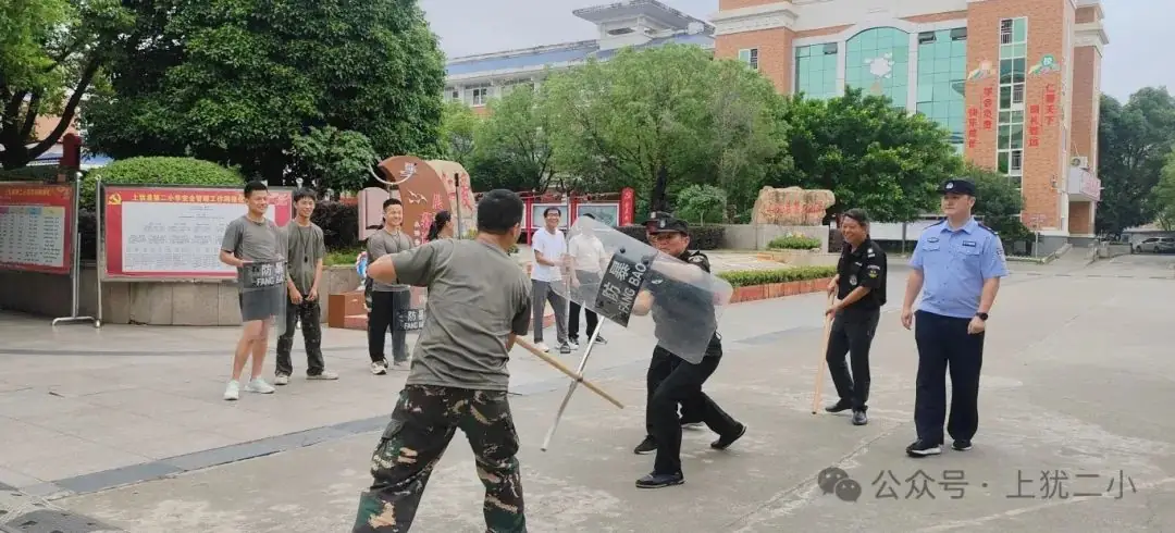 上犹县第二小学一周周报(第116期) 第15张 上犹县第二小学一周周报(第116期) 第15张