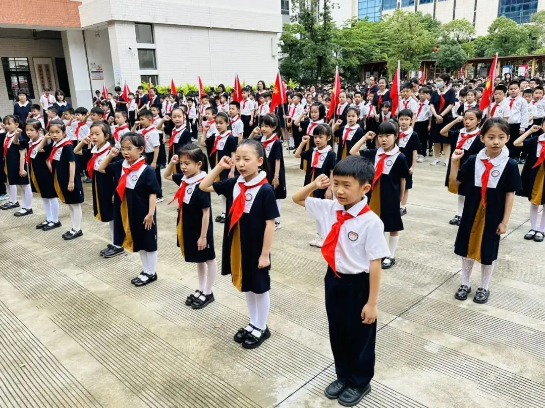 红领巾爱祖国 争做新时代好队员——龙泰小学举行2024年一年级新队员入队暨中队活动课系列活动 第39张 红领巾爱祖国 争做新时代好队员——龙泰小学举行2024年一年级新队员入队暨中队活动课系列活动 第39张