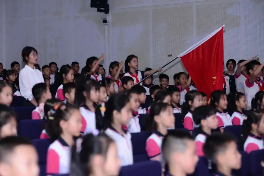 【两江德育·少先队活动】两江小学2024年“童心盛宴 欢乐六一”儿童节系列活动 第57张 【两江德育·少先队活动】两江小学2024年“童心盛宴 欢乐六一”儿童节系列活动 第57张