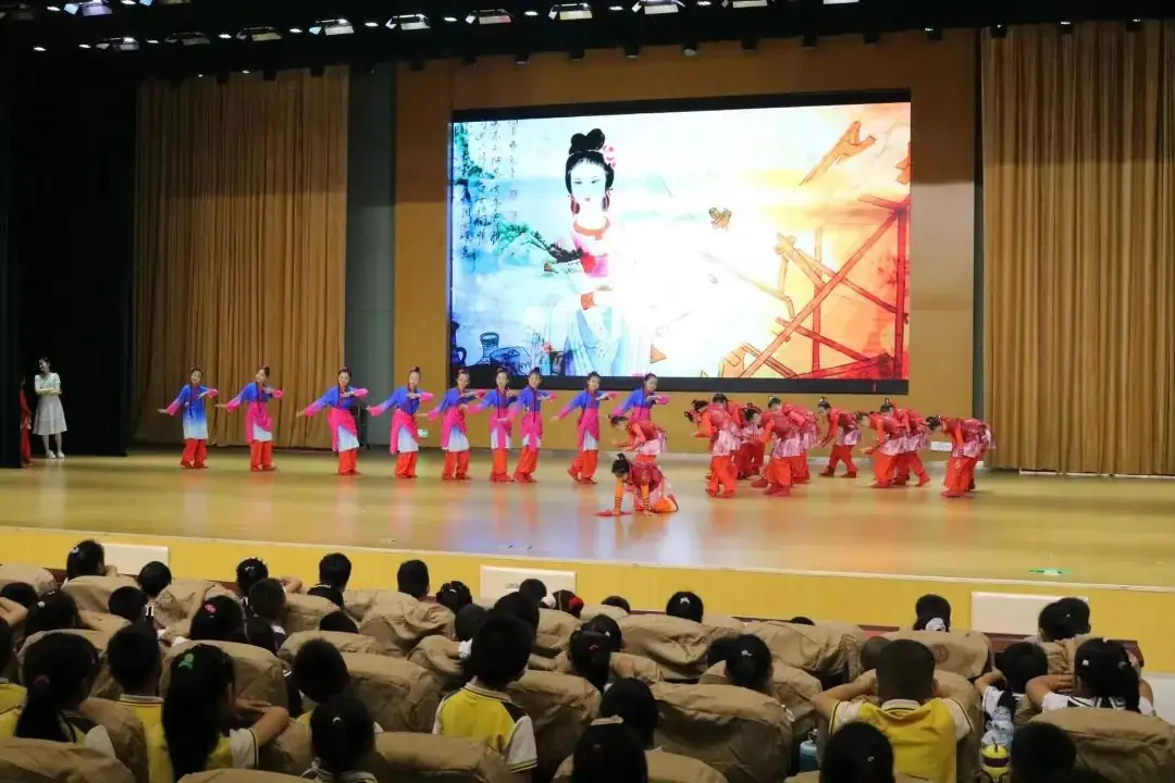 【泉引桥•春晖】小学零距离 成长初体验——幼儿园参观小学活动 第7张 【泉引桥•春晖】小学零距离 成长初体验——幼儿园参观小学活动 第7张