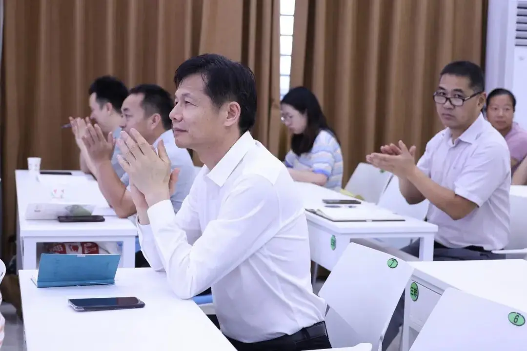 中国教育学会副会长唐江澎:和新莲小学的老师一起把一生交给海 第7张 中国教育学会副会长唐江澎:和新莲小学的老师一起把一生交给海 第7张