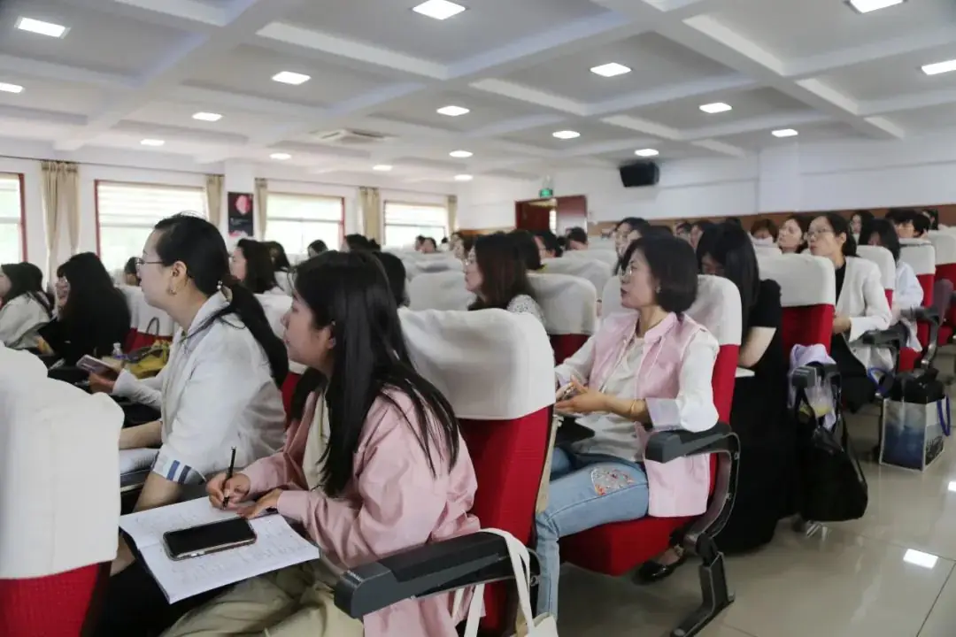 教研动态 | 环翠区小学语文整本书阅读教学展示研讨活动在威海市实验小学举行 第24张 教研动态 | 环翠区小学语文整本书阅读教学展示研讨活动在威海市实验小学举行 第24张