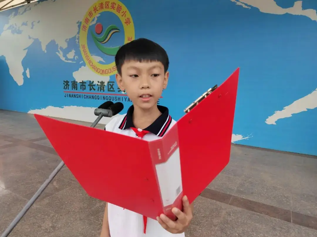 长清区实验小学开展“全'绿'以赴 共建美丽中国”主题升国旗仪式 第9张 长清区实验小学开展“全'绿'以赴 共建美丽中国”主题升国旗仪式 第9张