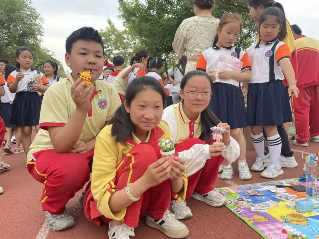 博爱县秀珠小学举办第五届跳蚤市场 第39张