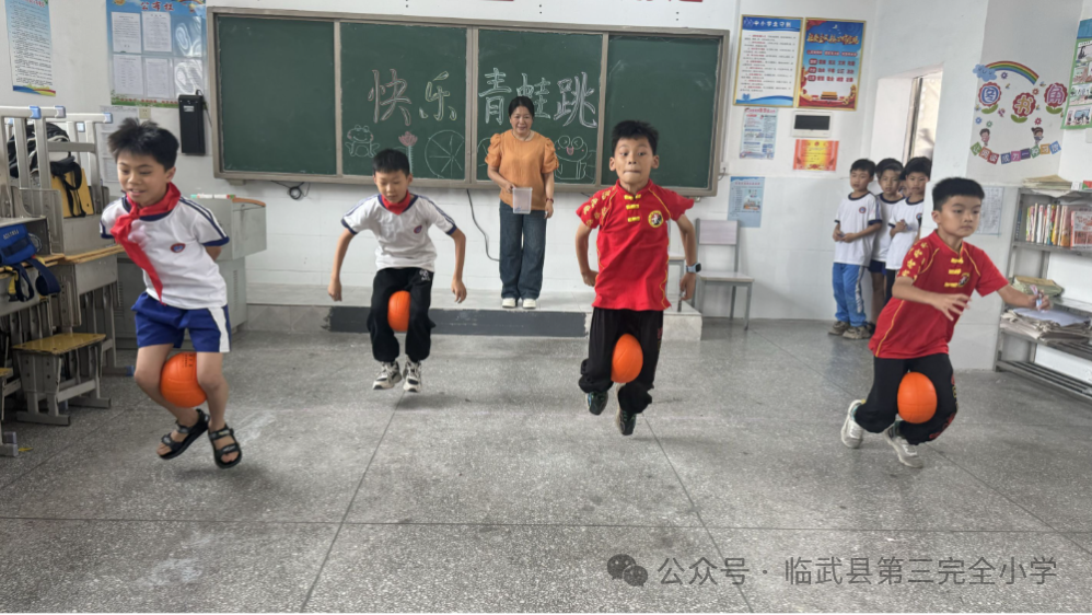 书香润童心·畅享乐六——临武县第三完全小学第六届艺术节文艺汇演及游园活动掠影 第20张 书香润童心·畅享乐六——临武县第三完全小学第六届艺术节文艺汇演及游园活动掠影 第20张