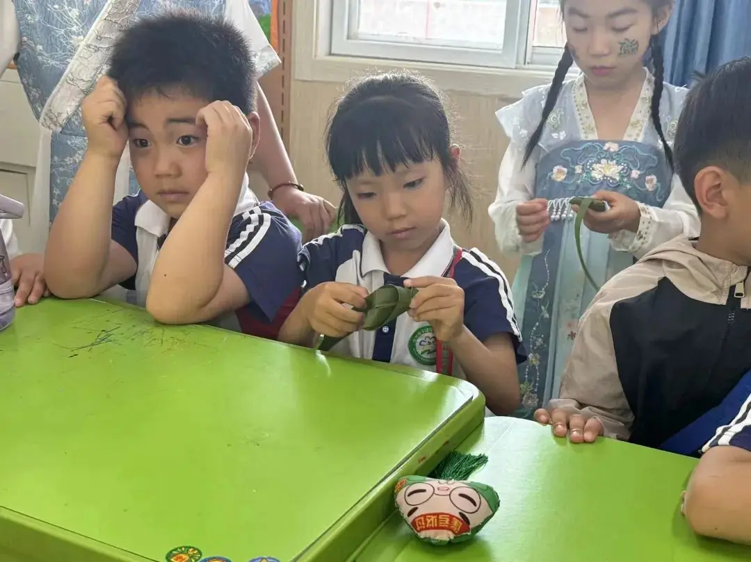【幼小衔接】初探小学 “幼”见成长——下淀中心幼儿园大班参观小学活动 第52张