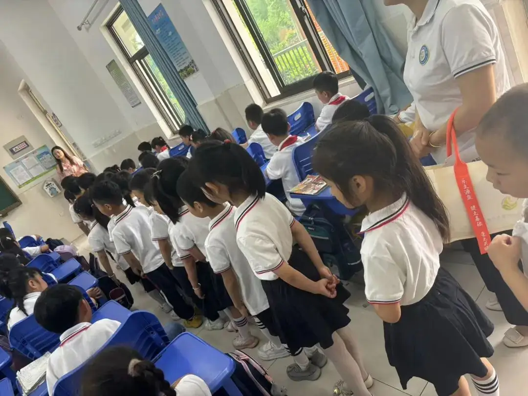 【幼小衔接】走进小学,体验成长——无为市南惠幼儿园教育集团本部大班组参观小学活动 第83张 【幼小衔接】走进小学,体验成长——无为市南惠幼儿园教育集团本部大班组参观小学活动 第83张