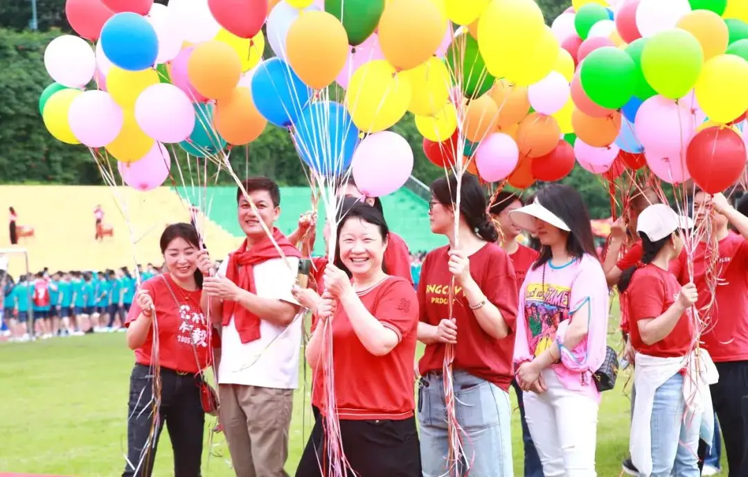 中考必胜 华益必胜 | 学校举行“激扬青春 决胜中考” 中考加油活动 第9张 中考必胜 华益必胜 | 学校举行“激扬青春 决胜中考” 中考加油活动 第9张