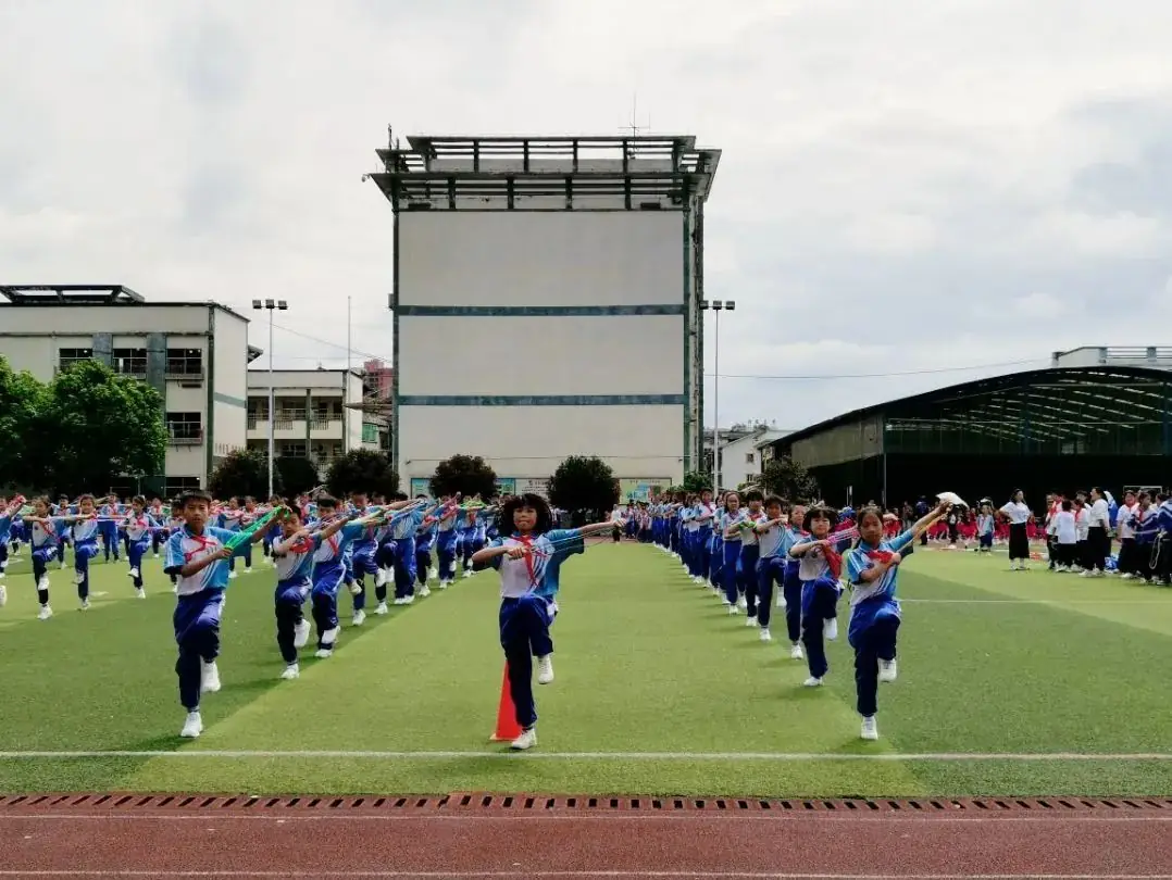 丹寨县城关第一小学第十四周要闻回顾 第65张 丹寨县城关第一小学第十四周要闻回顾 第65张