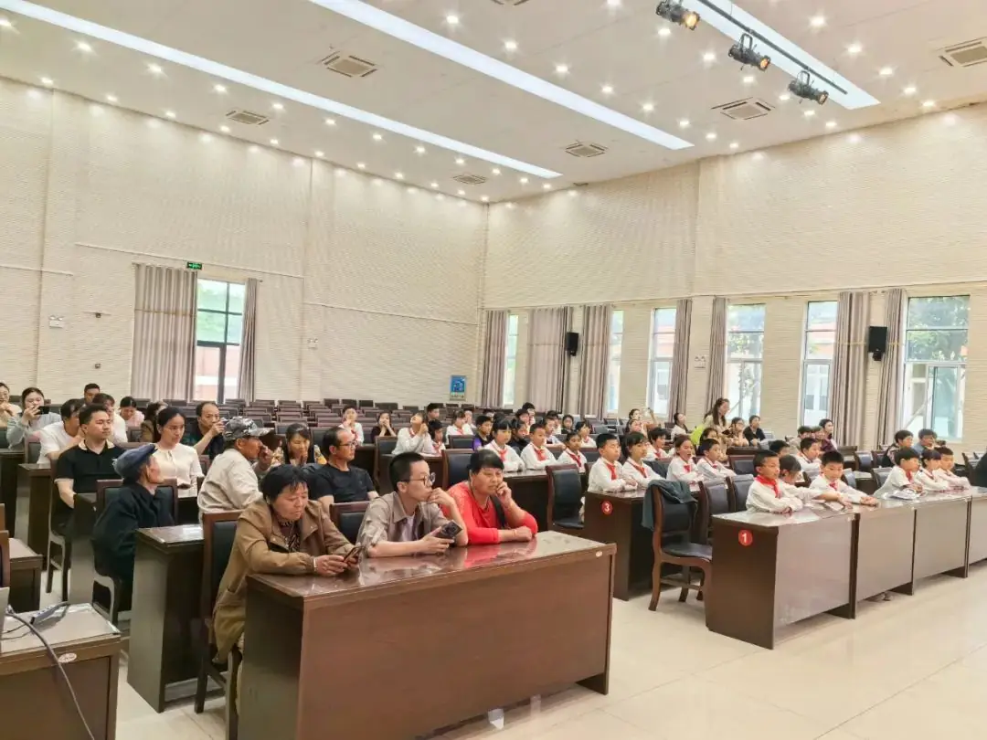 【新林小学 情感德育】花开十岁 扬帆起航——如东县洋口镇新林小学举行三年级十岁成长仪式-第10张图片-四季读书网