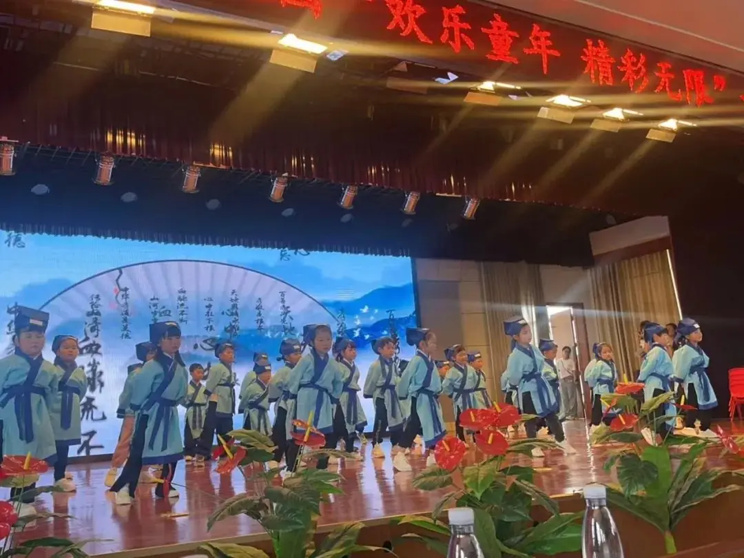 欢乐童年 精彩无限——临沂第六实验小学启智幼儿园“庆六一”系列活动纪实 第38张 欢乐童年 精彩无限——临沂第六实验小学启智幼儿园“庆六一”系列活动纪实 第38张