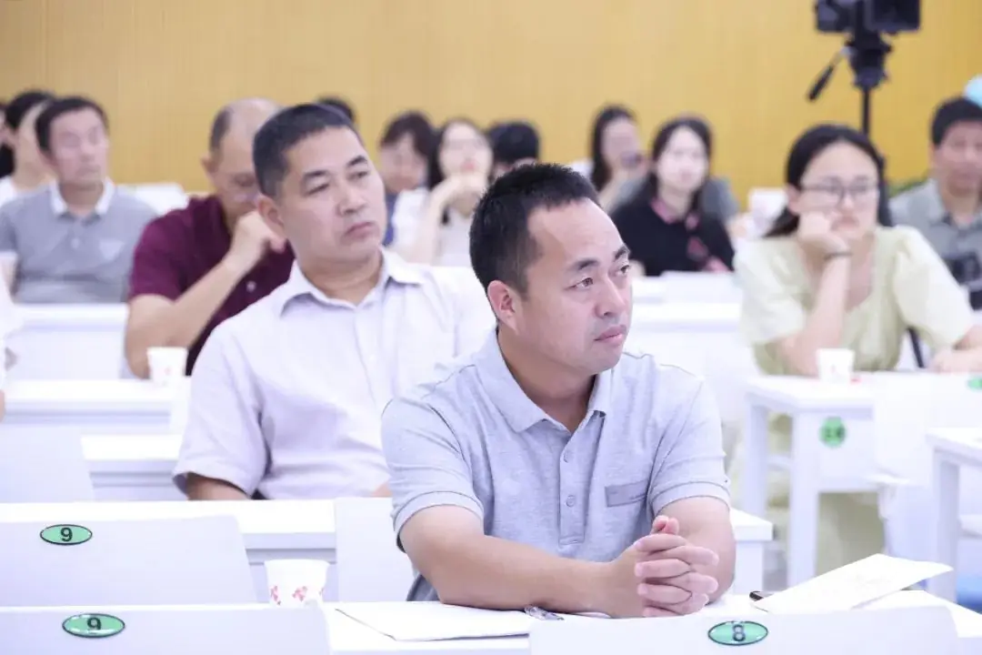 中国教育学会副会长唐江澎:和新莲小学的老师一起把一生交给海 第13张 中国教育学会副会长唐江澎:和新莲小学的老师一起把一生交给海 第13张