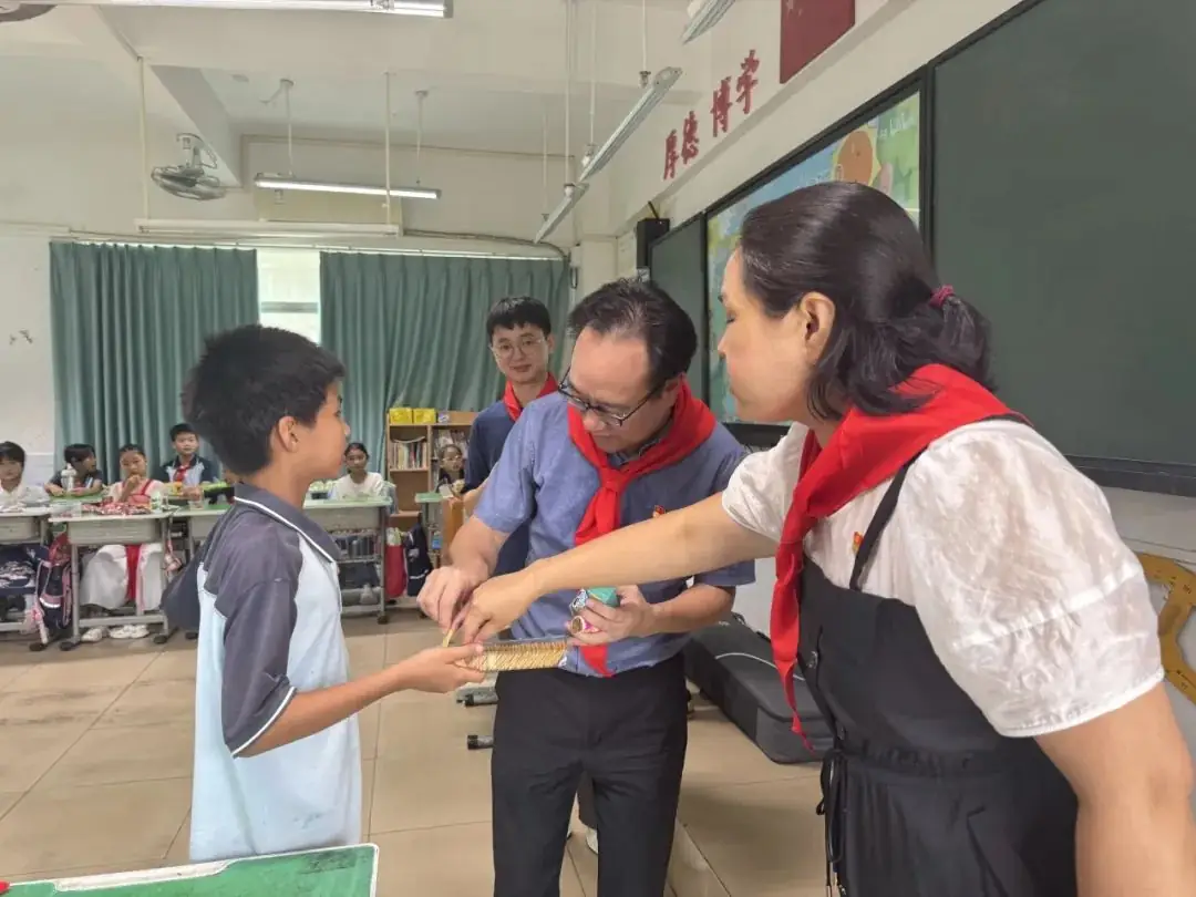 【榕文快讯】红领巾爱祖国——中兴小学开展庆“六·一”系列活动 第39张 【榕文快讯】红领巾爱祖国——中兴小学开展庆“六·一”系列活动 第39张