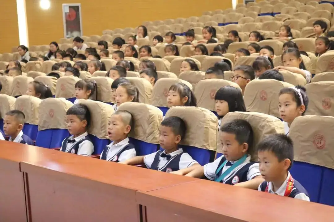 【泉引桥•春晖】小学零距离 成长初体验——幼儿园参观小学活动 第8张 【泉引桥•春晖】小学零距离 成长初体验——幼儿园参观小学活动 第8张
