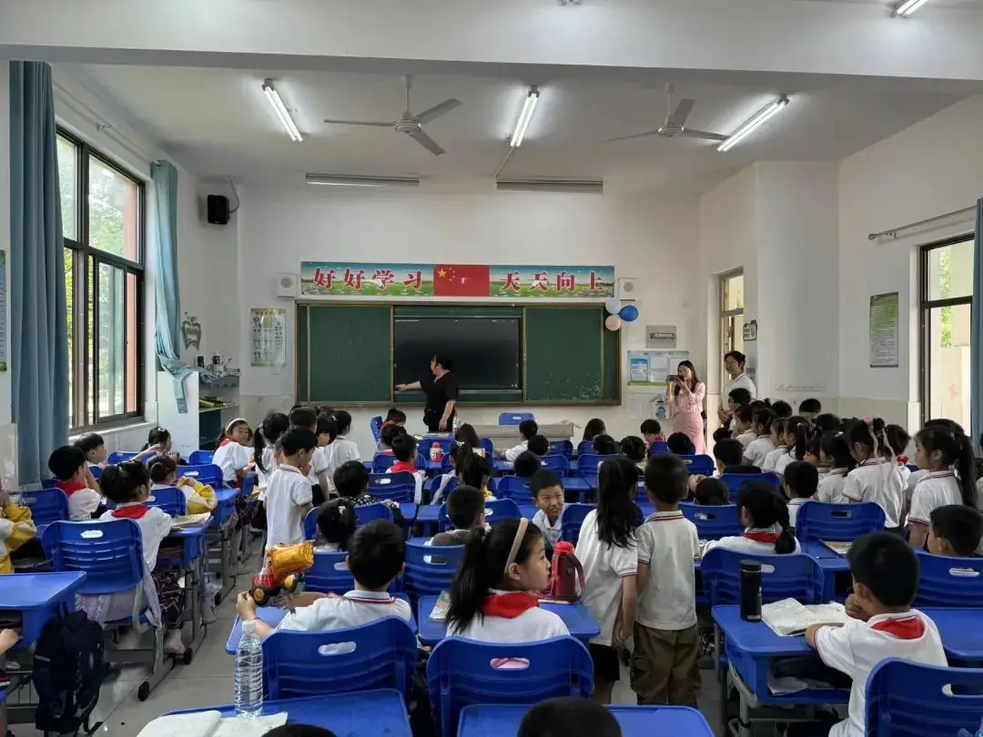 【幼小衔接】走进小学,体验成长——无为市南惠幼儿园教育集团本部大班组参观小学活动 第85张 【幼小衔接】走进小学,体验成长——无为市南惠幼儿园教育集团本部大班组参观小学活动 第85张