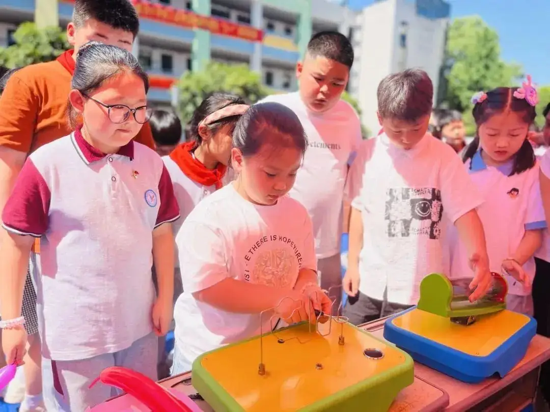 “家门口青少年宫”活动走进岩山小学、宁围小学新华校区、义桥二小、凤标小学和通惠小学 第3张 “家门口青少年宫”活动走进岩山小学、宁围小学新华校区、义桥二小、凤标小学和通惠小学 第3张