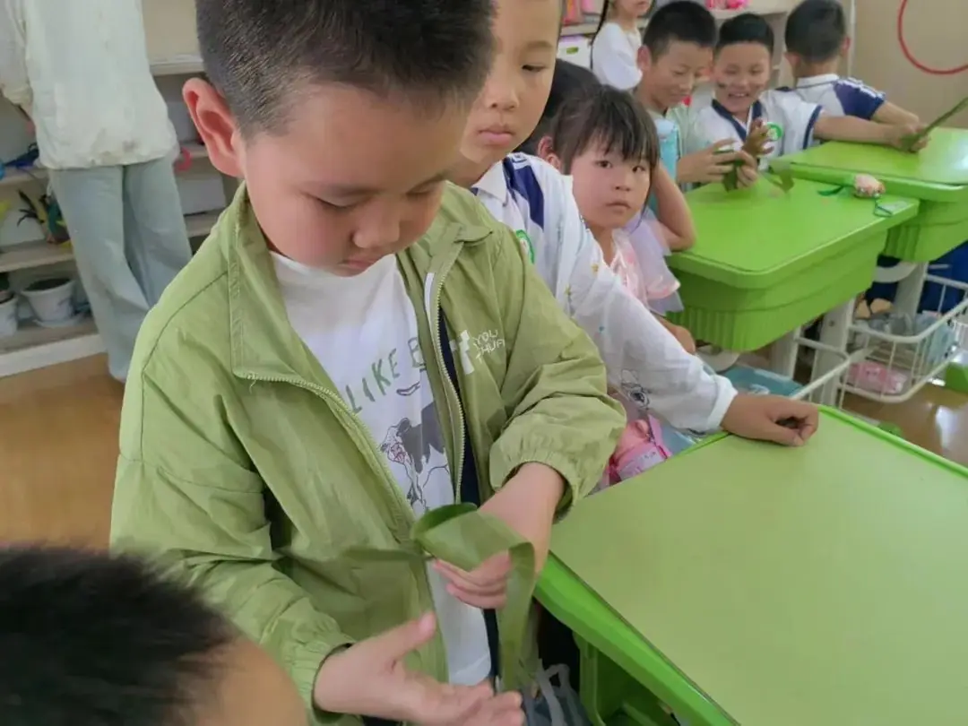 【幼小衔接】初探小学 “幼”见成长——下淀中心幼儿园大班参观小学活动 第55张