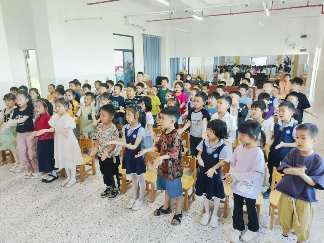 【幼小衔接】“趣”见小学,“幼”见美好——漳浦县六鳌第二中心幼儿园大班参观小学活动 第21张