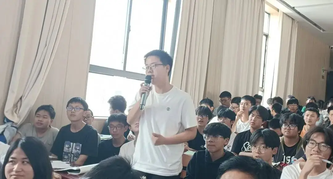 【周庄初中·情系中考】寻“作”之道 悟“文”之法——第二届“校园读书节”系列活动之中考作文讲座(一) 第12张